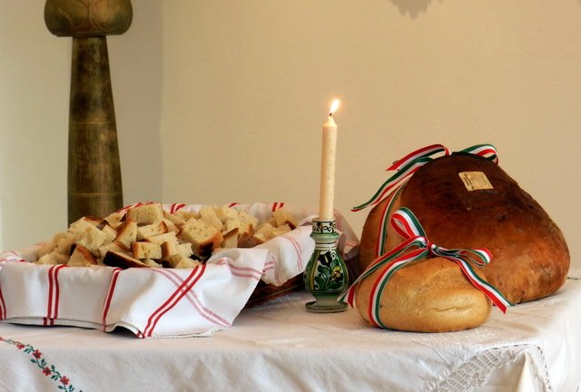 Ünnepi szentmise, kiállításmegnyitó és kenyérszentelés augusztsu 20-án 14